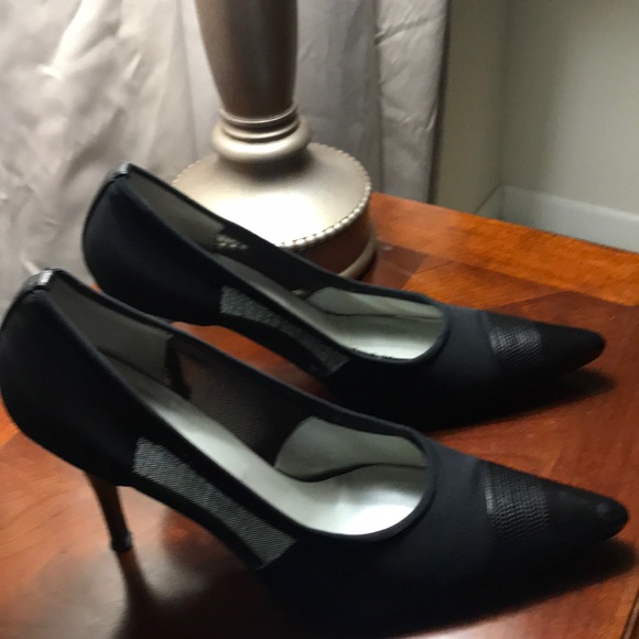 Heels - Picture 2 of 4